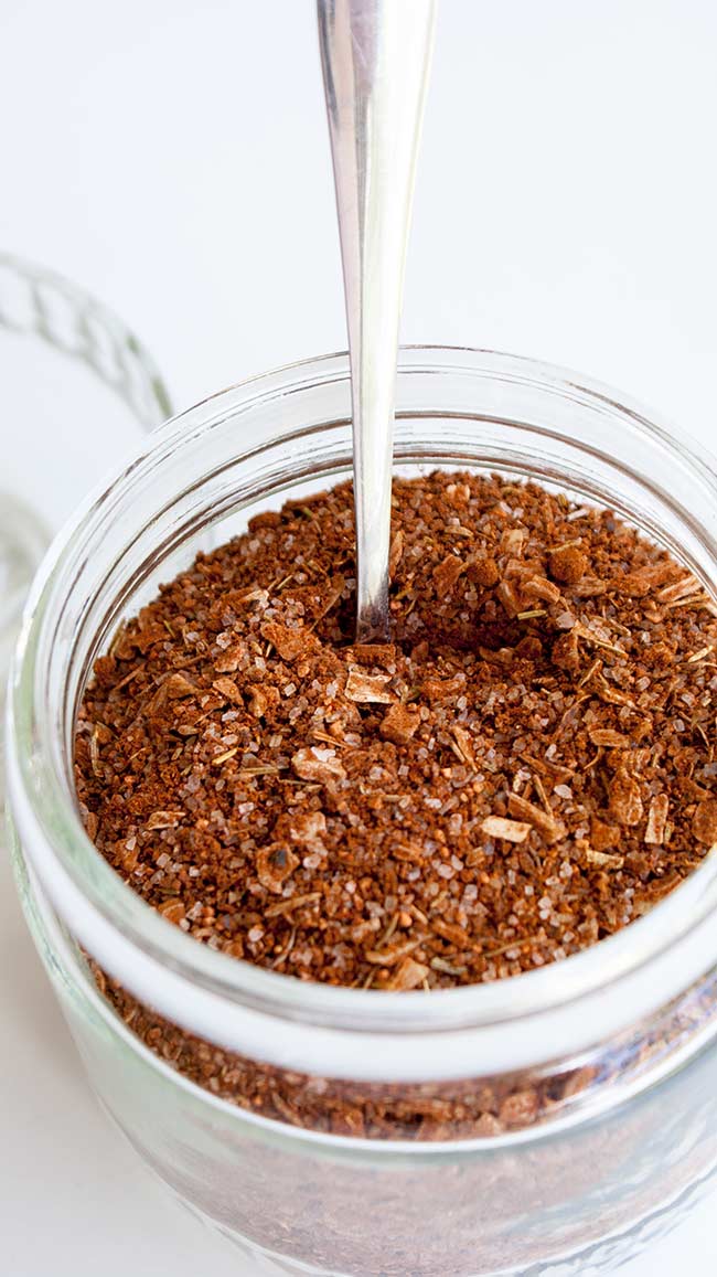 close up on the spice rub, showing the sugar crystals and dried onion flakes