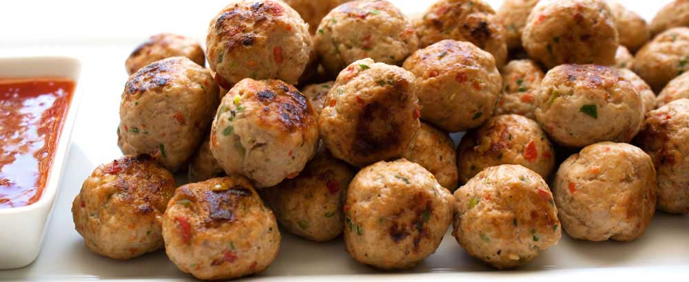 Thai Spiced Mini Chicken Meatballs. These are packed with wonderful Thai flavours. Garlic, ginger, chilli and coriander. Totally scrumptious. #Glutenfree #Paleo