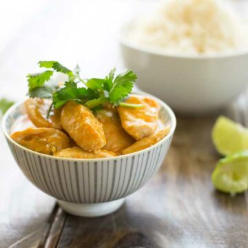 Thai Panang Chicken Curry. A slightly sweeter, milder curry that is packed with wonderful Thai flavours. It is quick to make and utterly delicious. AND it uses supermarket ingredients!!!