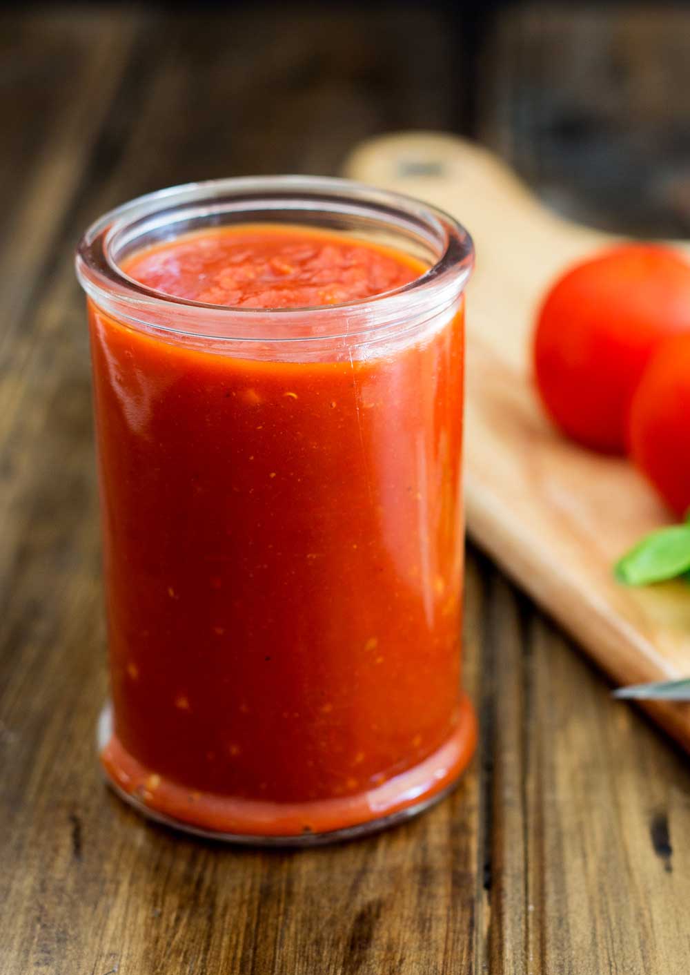 Fresh, simple and delicious, this homemade Marinara Sauce, tastes so much better than a store bought sauce. It is the basis for so many meals, use it on pasta, in your lasagne, as a topping for pizza and so much more! 