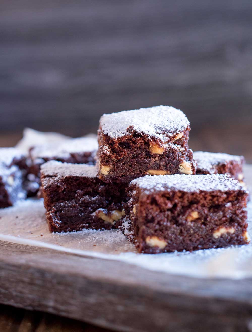 These white choc chip fudgy brownies, packed with white choc chips, they are slightly chewy, slightly gooey, massively fudgy and totally amazing!!!!!! | Sprinkles and Sprouts