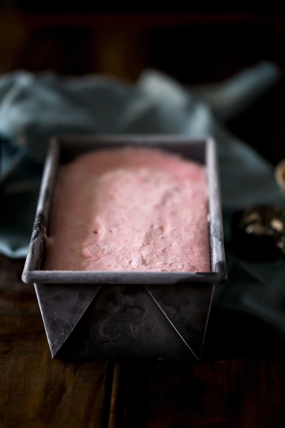No Churn Strawberry Cheesecake ice Cream. Everyone needs this in their lives!!! It is the perfect desert, it tastes like a cheesecake but is simple to make! And what is more this is a no-churn ice cream recipe! Yup no ice cream machine needed! | Sprinkles and Sprouts