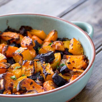 Roasted root veg. Sweet, soft, slightly caramelised and packed full of warming, rich deliciously flavours. This is the perfect side or base for a great vegetarian main course. And it is simple to make with whatever you have in your fridge!