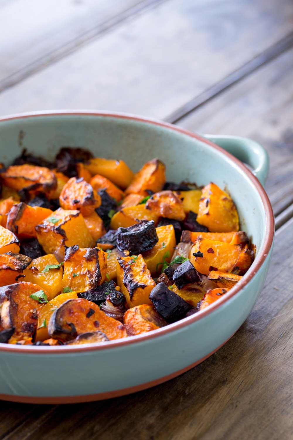 Roasted root veg. Sweet, soft, slightly caramelised and packed full of warming, rich delicious flavours. This is the perfect side or base for a great vegetarian main course. And it is simple to make with whatever you have in your fridge!