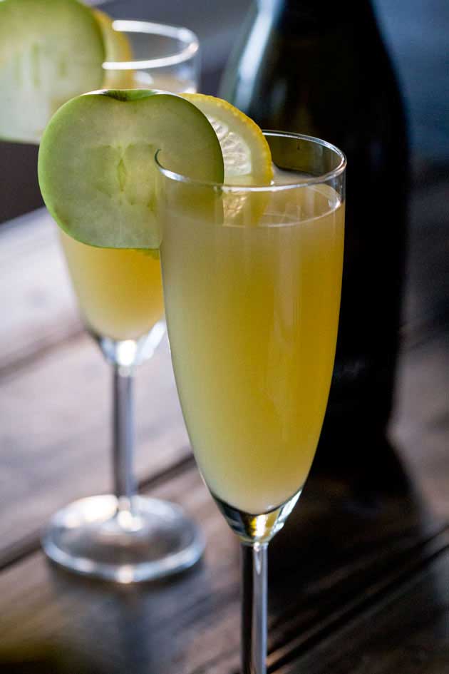 A deliciously refreshing cocktail with the natural sweetness of apple, the wonderful floral hints of elderflower and herbal notes of gin.