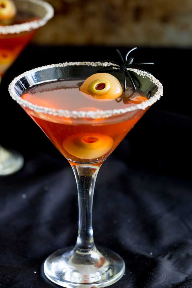 Gross eh?!?!?!?! And totally cool!!! Perfect for Halloween! These eyeball martinis will amuse and disgust your guests in equal measure! www.sprinklesandsprouts.com/eyeball-martini