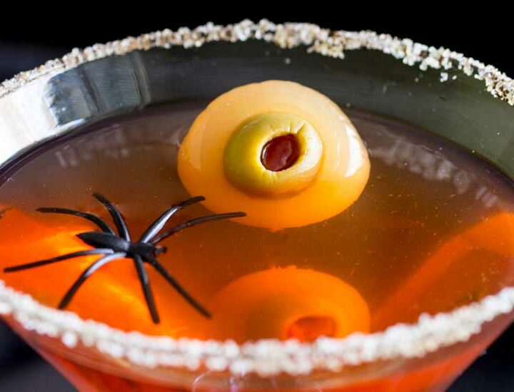 Gross eh?!?!?!?! And totally cool!!! Perfect for Halloween! These eyeball martinis will amuse and disgust your guests in equal measure! www.sprinklesandsprouts.com/eyeball-martini