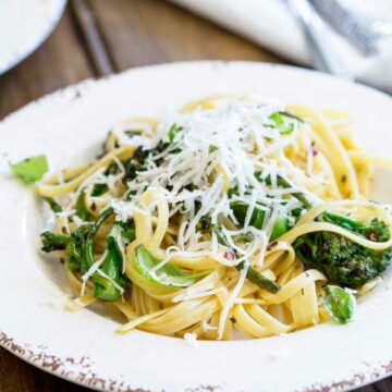 This Charred broccoli pasta is such a fabulous balance of flavours! Slightly salty, smoky with a hint of sweetness, all dressed with fabulous garlic, the hit of chilli and a fabulous creamy hit of goats cheese.