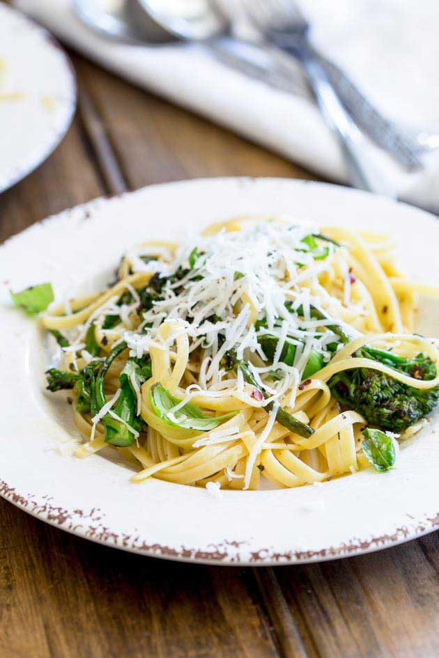 This Charred broccoli pasta is such a fabulous balance of flavours! Slightly salty, smoky with a hint of sweetness, all dressed with fabulous garlic, the hit of chilli and a fabulous creamy hit of goats cheese.
