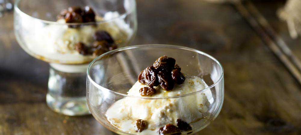 This is a super simple dessert, that can be pulled together almost instantly. Keep a tub of good quality ice cream in your freezer and you are seconds away from a delicious and rather elegant looking dessert.