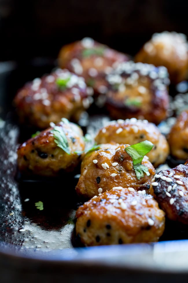Sweet, sticky and delicious. These tray baked sticky sesame chicken meatballs are packed with flavour and bake easily in the oven for a perfect week night meal.