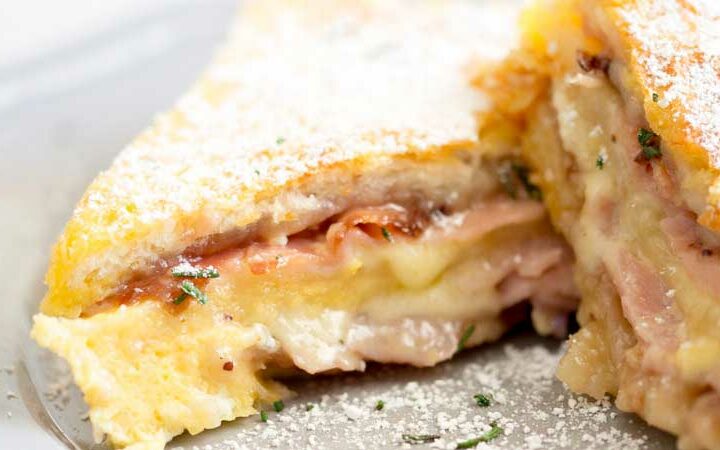 This make Ahead Baked Monte Cristo Casserole is the perfect dish for brunch. You make it the night before and just pop it in the oven in the morning. No stress when you have guests staying over!!