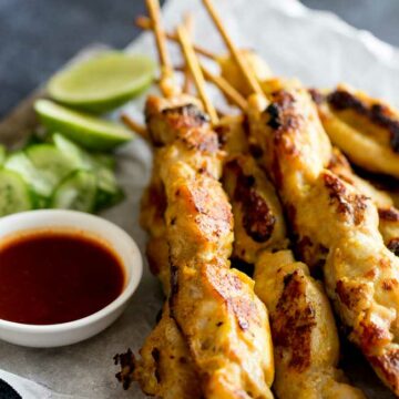This Malaysian Chicken Satay, is delicious, simple and the perfect finger food for watching the big game, or sitting out watching the kids swim whilst you cook out. Or just serve them up in the middle of winter and dream of summer nights. From Sprinkles and Sprouts