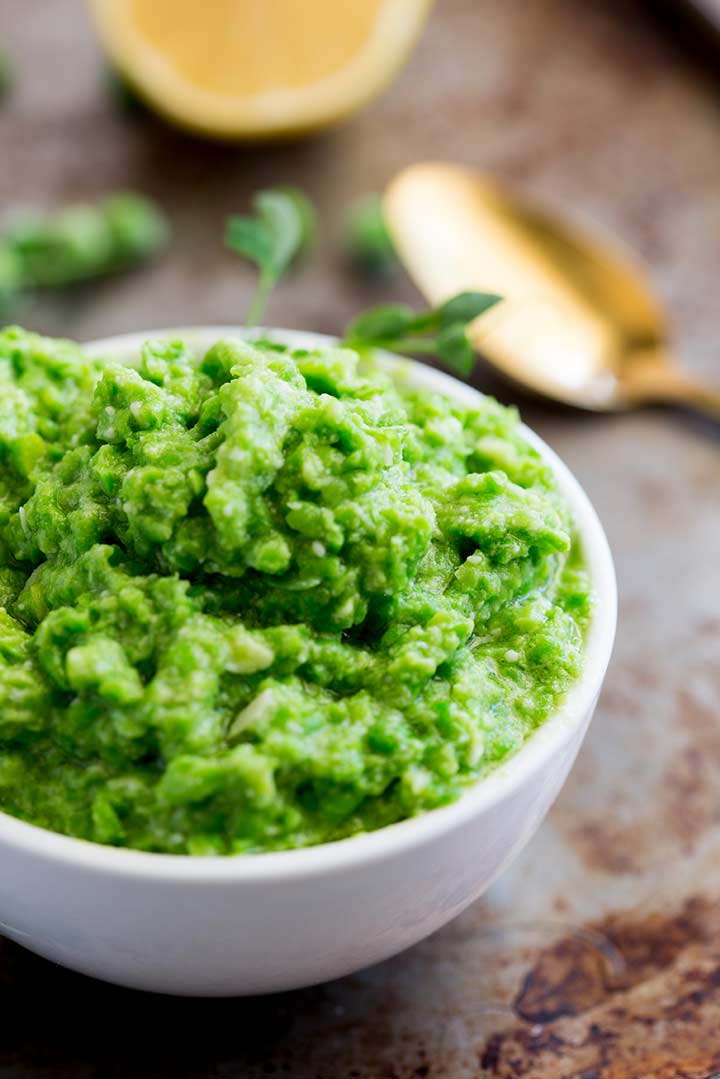 close up on the texture of the green pea pesto