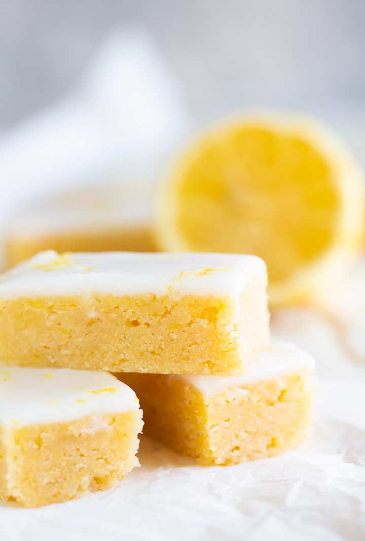 close up on the side of a cut lemon brownie
