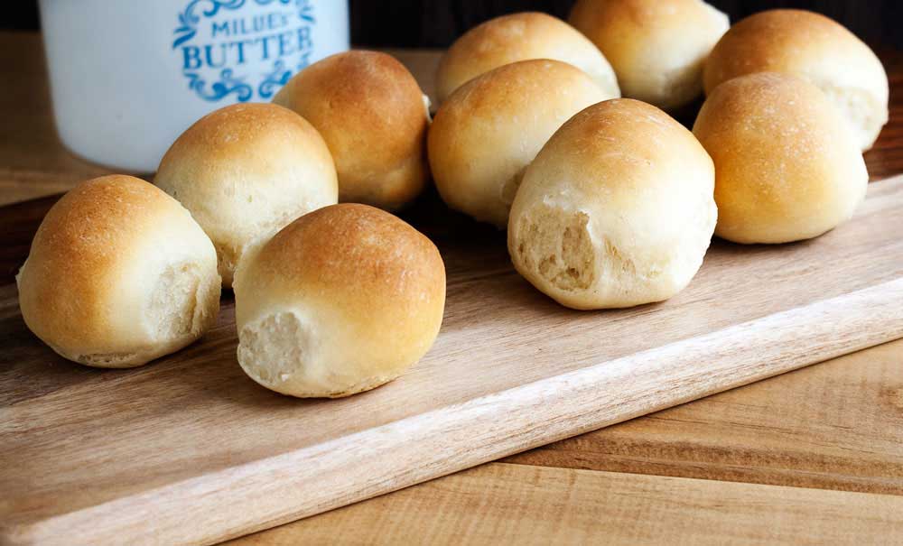 Mini Milk Bread Rolls. Delicious, fluffy and soft bread rolls, from Sprinkles and Sprouts