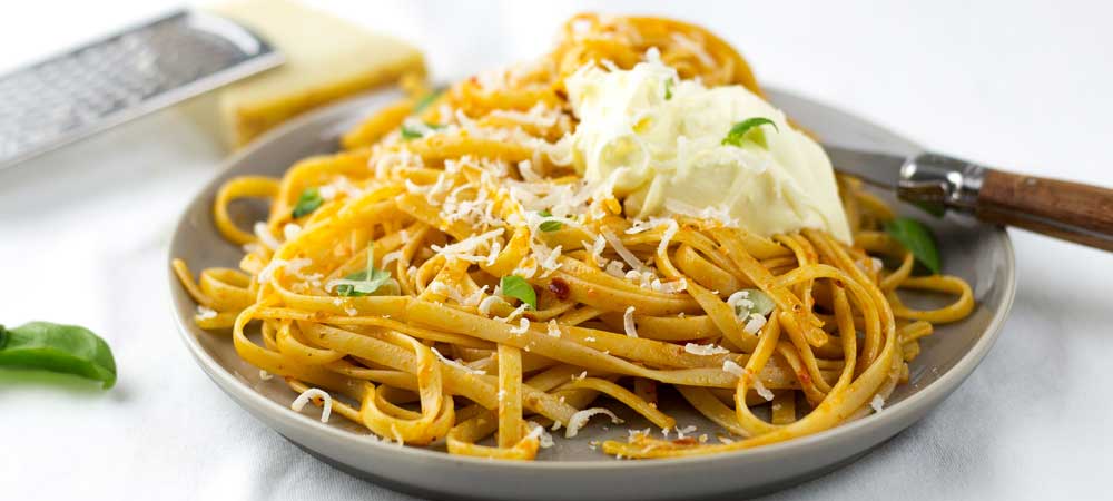 Red Chilli Pesto Pasta with Mascarpone. A quick, spicy and delicious vegetarian pasta dish. This is perfect for feeding a crowd or for a quiet night in.